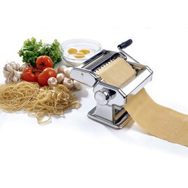 pasta machine product photo